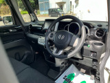 【空間】運転席、助手席はこのようになっております!広さが強みの一つでもあるN-BOXなので、広々と感じられますよ♪