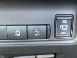 両側スライドドアはオート機能付き。運転席からも開閉可能です。