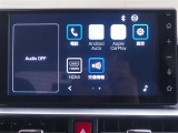 Bluetooth対応、Apple CarPlayやAndroid Autoでスマホとも連兼可能です。もちろんハンズフリー通話やオーディオ再生も可能ですよ。