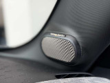 助手席に乗られる方にもMINIならではの座り心地の良いシートです。座面&背もたれ部の厚みをご覧下さい。シートの柄も内装統一でくつろぎの空間を!また、視界も広く明るいです。