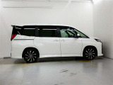 この度は、当社の展示車をご覧いただきまして、誠に有難うございます。自信をもってお勧めできる車となりますので、ごゆっくりご覧頂きたいと思います。