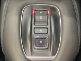 「e:HEV」は、モーター走行を中心にしながら電気エネルギーやエンジン動力を最も効率よく使い分けることができる賢いハイブリッドシステムです。シフトはエレクトリックギアセレクターになっています。