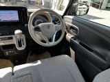 運転者を中心に作り上げられたインパネ、疲労軽減されるシート設計