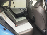 ゆとりある広々とした車内空間は、ドライブを始め買い物やレジャーなど、幅広く活躍します。一人でもみんなとでもお出かけを楽しみましょう!