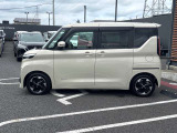 当店は照明・屋根付きスペースございますので雨天時も安心して現車確認が可能です。