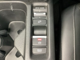 セレクターノブの下に、異なる加速感を楽しめるドライブモードスイッチがついています。一般道、スポーツ走行、エコ走行など、シーンに合わせて最適な加速感を楽しめるドライブモードスイッチです。