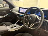 ☆センターパネルを運転席側に僅かに傾けたBMW独特のインパネ☆【駆け抜ける歓び】はここからもスタートしております☆