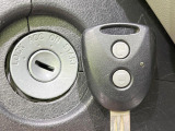 【キーレス】少し離れた場所からでもボタン一つでドアの開錠・施錠ができるのでとっても便利!ドアの鍵穴周りに傷をつけることもありません♪
