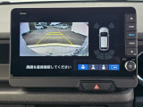 駐車時の安全確認をサポートするバックカメラも使用できます。