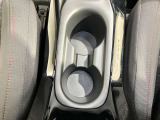 運転席・助手席のドリンクホルダーです