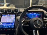 納車前整備はメーカー規定に基づき併設工場で入念に行います。メルセデス・ベンツ指定のツールと技術を用い、メーカーの研修を受けたメカニックがお客様のお車を整備いたします。神奈川運輸支局指定整備工場です。