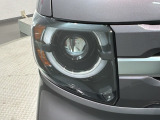 LEDヘッドライトは、点灯の瞬間から最大光量を発揮し、突然暗くなるトンネルなどでの安定感を高めます。