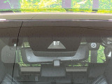 【トヨタセーフティセンス】走行中に前方の車両等を認識し、衝突しそうな時は警報とブレーキで衝突回避と被害軽減をアシスト。より安全にドライブをお楽しみいただけます。