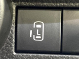 【パワースライドドア】スマートキーや運転席のスイッチでスライドドアの開閉が可能♪電動だから力を入れてドアを開ける必要が無く、小さいお子様でも、重い荷物を持っている時もラクに開け閉めできます♪