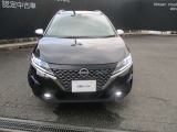 LEDヘッドライトは、本当に明るくて安全です。暗い夜道からお客様を守ってくれます。運転しやすいですし、黄色いハロゲンライトと見比べてください。