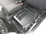 取り出しやすく、しまいやすい収納スペースが満載です。ティッシュやペットボトル等、用途に合わせた収納が可能ですので、使い方はあなた次第!