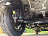 お車を安心してお乗りいただく為には、足回りの定期点検が欠かせません。サービスサポート(有償保証)では無料点検もご提供しており、安心のカーライフをお過ごしいただけるサポート体制が整っています。