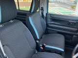 【フロントシート】高めのヒップポイントで見晴らしが良く、運転もしやすいですよ◎