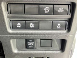 運転席から両側電動スライドドアの開閉ができます