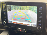 【バックカメラ】駐車時に後方がリアルタイム映像で確認できます。大型商業施設や立体駐車場での駐車時や、夜間のバック時に大活躍!運転スキルに関わらず、今や必須となった装備のひとつです!