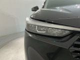 LEDヘッドライトは、点灯の瞬間から最大光量を発揮し、突然暗くなるトンネルなどでの安定感を高めます。