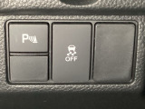 ハンドルの左下にHondaセンシング用の、VSA(ABS+TCS+横滑り抑制)解除スイッチなどがついています。