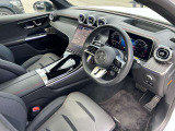 メルセデス・ベンツの定める厳しい基準をクリアしたお車のみをご案内させて頂きます。納車前整備はメーカー規定に基づき100項目以上にも及ぶ点検を熟練のメカニックによって行いご納車させて頂きます。