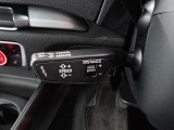前方車両を感知して一定の車間距離を保ちながら追従走行するアダプティブクルーズCが装備されております。ロングドライブにはぜひ欲しい機能です。