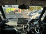 フロントガラスが広く視界が広々としているので、運転がとてもし易いです