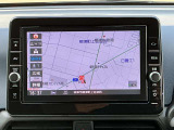 日産純正9インチメモリーナビ(MM321D-L)装備、NissanConnectサービス対応、オペレーター通話や音声対話検索、スマホアプリと連動などに対応した高機能ナビ。