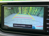 【バックカメラ】駐車時に後方がリアルタイム映像で確認できます。大型商業施設や立体駐車場での駐車時や、夜間のバック時に大活躍!運転スキルに関わらず、今や必須となった装備のひとつです!