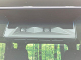 【スマートアシスト】走行中に前方の車両等を認識し、衝突しそうな時は警報とブレーキで衝突回避と被害軽減をアシスト。より安全にドライブをお楽しみいただけます。