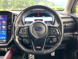インテリアに合わせたデザインのステアリングは、運転される方のことも考え、運転しやすい形状、大きさです。是非一度、実際に触ってお確かめください。