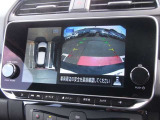 アラウンドビューモニター搭載!大型NCナビには真上から見下ろしているかのような映像を見ながらスムースに駐車できます。さらに人や自転車など周囲に動くものがあると表示とブザーでお知らせしますので安心です。