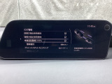 ハンドル操作をアシストすることにより車線からの逸脱回避を支援します。
