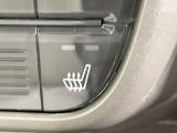 【シートヒーター】寒い日に重宝するシートヒーター!エアコンより早く温まってくれるので寒がりの人も安心ですね♪エアコンの温風は乾燥するから苦手、という方にもをおすすめです。