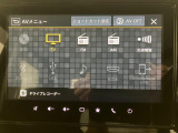 【9インチナビ】TV CD/DVD再生やBluetoothオーディオなど多彩なメディアに対応したメモリーナビを装備しています。