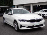 BMW在庫保有台数常時100台以上!ご来店の際はBMW本店(厚木市下荻野140-1)にご来店ください!弊社自慢の全天候型ショールーム!BMW在庫保有台数常時100台以上ございます!
