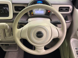 インテリアに合わせたデザインのステアリングは、運転される方のことも考え、運転しやすい形状、大きさです。是非一度、実際に触ってお確かめください。