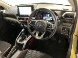 分かりやすく操作しやすい運転席まわりです☆