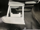 運転席から手の届きやすいドリンクホルダー★