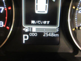 たとえばダイハツのお店にある、たくさんのスマアシ搭載車は、正常に作動する事をしっかり確認します。