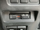 ETC車載器付きです♪高速道路をスイスイと通過!で、キャシュレス!クルマは料金所をノンストップで通過することができます☆