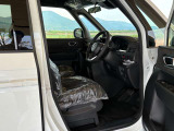 運転席もゆったり乗れて快適な運転ができます♪