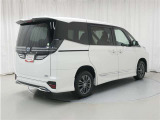 ヴォクシー  1.8 ハイブリッド S-Z E-Four 4WD