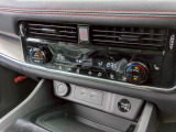 オートエアコンで温度を設定するだけで快適な車内環境を維持することができます!