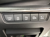 運転席脇のクラスタースイッチ部分には、走行系スイッチを配置しております。