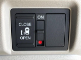 【パワースライドドア】スマートキーや運転席のスイッチでスライドドアの開閉が可能♪電動だから力を入れてドアを開ける必要が無く、小さいお子様でも、重い荷物を持っている時もラクに開け閉めできます♪