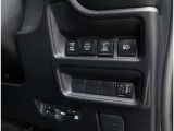 電動のスライドドアで楽々スムース!運転席からも開閉の操作もできます♪キーのスイッチひとつで自動開閉できる便利な機能もついてます♪