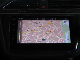 ディスカバーメディア搭載。「VW Connect」というeSIMが内蔵された画期的なシステムです。地図データなど自動で情報を更新することができるのが大きな魅力。なお、CD/DVD・TVは廃止されてます